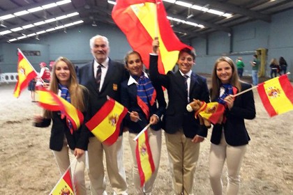 Diego Mart&iacute;nez del Moral con Picachu abre el Cpto de Europa